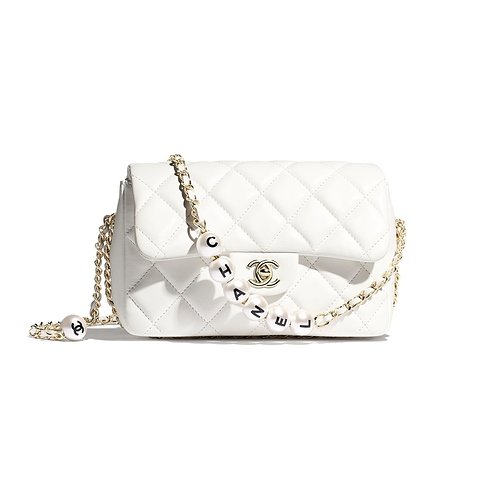 flap-bag-white-lambskin-imitation-pearls-gold-tone-metal-lambskin-imitation-pearls-gold-tone-metal-packshot-default-as1533b0230010601-8823068000286